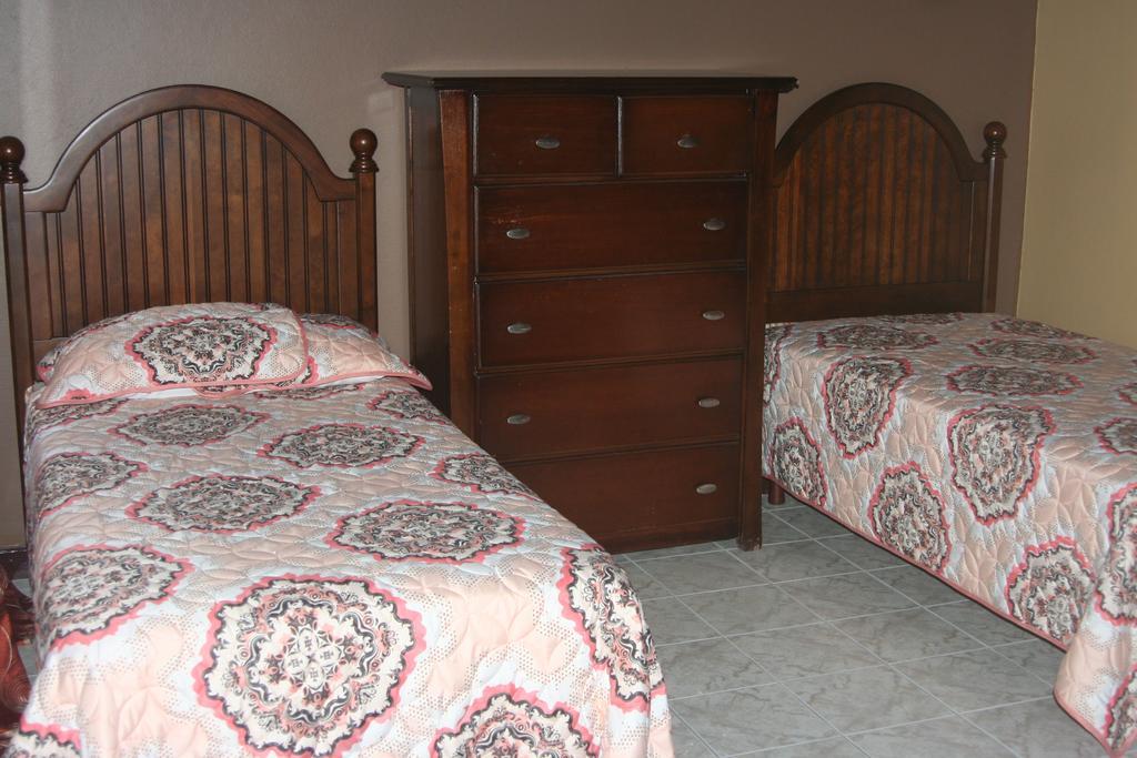 Cozy Apartment คิงส์ตัน ภายนอก รูปภาพ