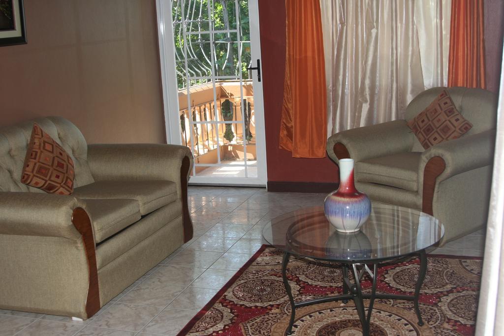 Cozy Apartment คิงส์ตัน ภายนอก รูปภาพ