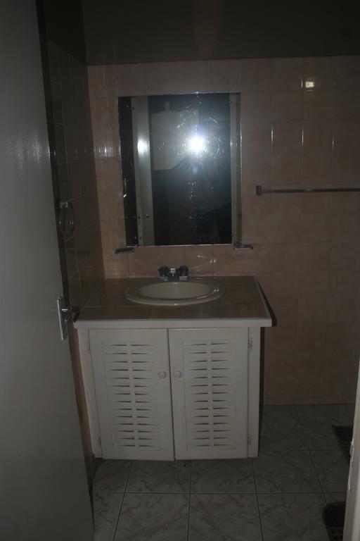 Cozy Apartment คิงส์ตัน ภายนอก รูปภาพ