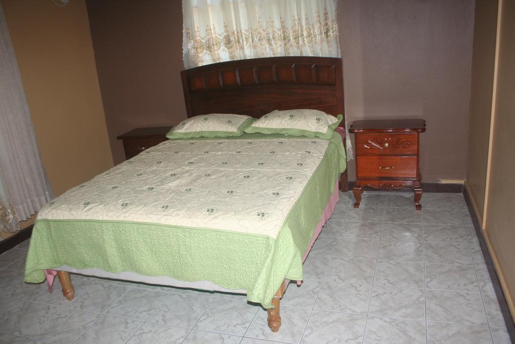 Cozy Apartment คิงส์ตัน ภายนอก รูปภาพ